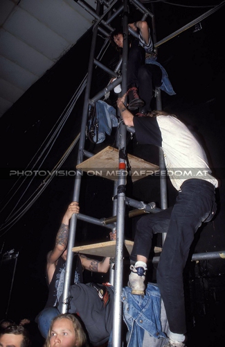 Black Radio wont play this record - Pix 21