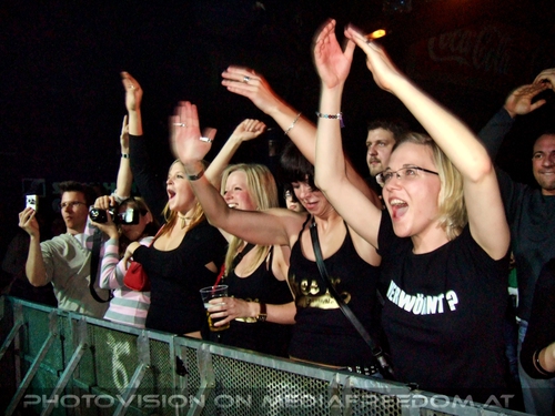 Life returns tour pix 16