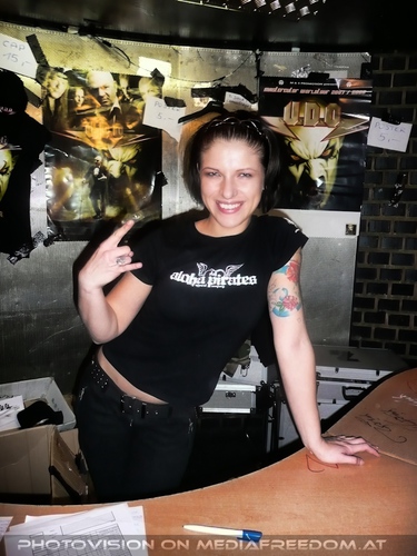 Merchandise Lady