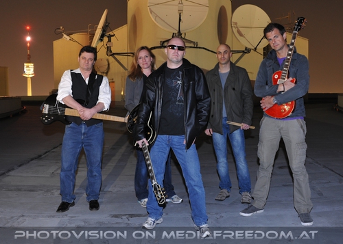 Vienna International Centre Roof Pix 15: Bernd Bimashofer,Doris  ,Mike H,Jochen,J�rgen Jester