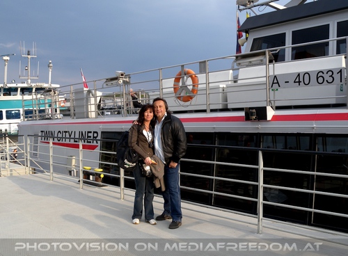 Vor unserem Twin City Liner: Eva D.,Charly Swoboda