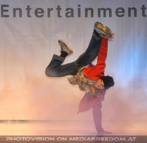 Shopping and Entertainment Scene 14