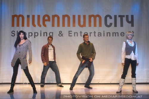 Shopping and Entertainment Scene 06