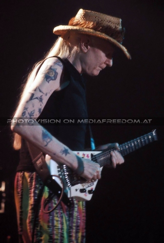 Let me in - Tour 06: Johnny Winter