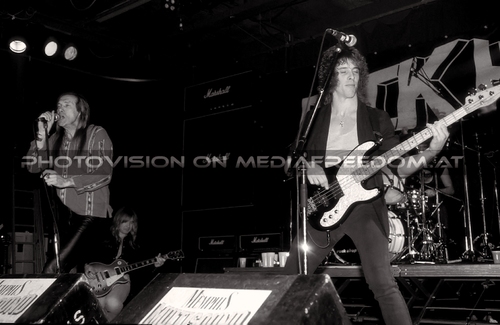 Screaming Blues Blaster 04