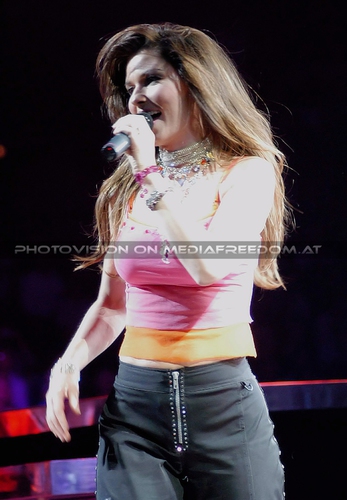 Up - Tour Pix 16: Shania Twain