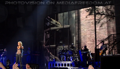 Anastacia Tour Pix 01