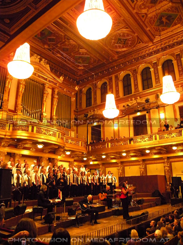 Right all the time: Peter Legat,Kelli Sae