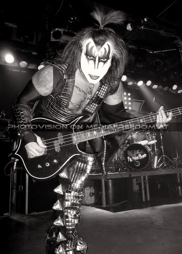 Live and loud 25-26: Pocky The Demon