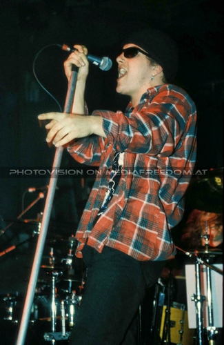 Standunder - Tour Pix 06: Alan Lawlor