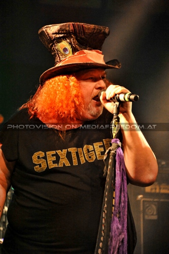 Big Show: Chris Bauer