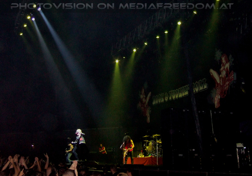 Velvet 04: Duff McKagan,Slash