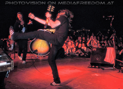 G. 04: Steve Lee,Leo Leoni