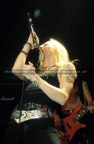 Light - Tour Pix 05: Stiletto