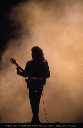 Headless cross: Tony Iommi