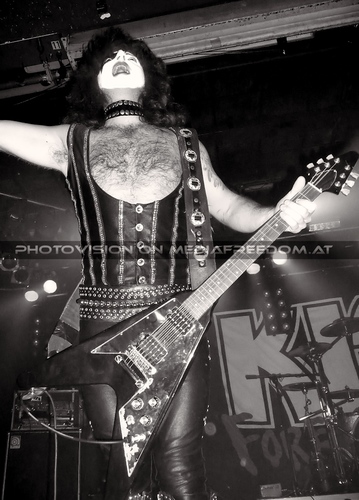 Live and loud 22: Vary Starchild Zoltan