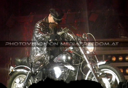 Nostradamus Tour Pix 066: Rob Halford