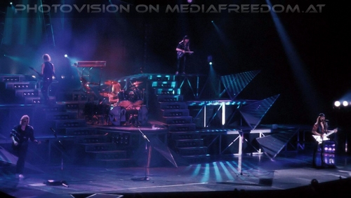 Crazy World - Tour 08