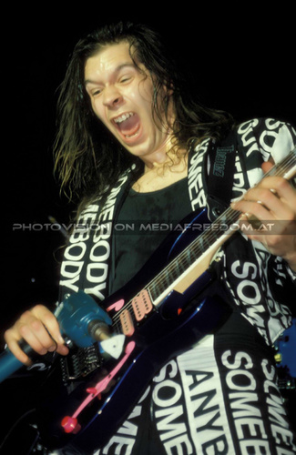 Drill yell: Paul Gilbert