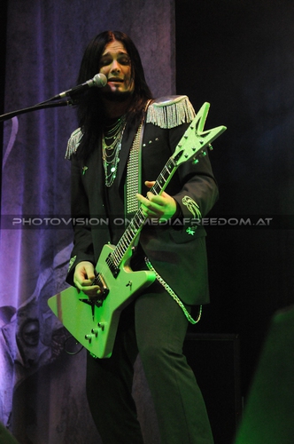 The dark side: Sascha Gerstner