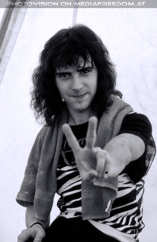 Ready to fire - Tour Pix 25