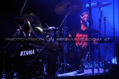 Actual size 29: Pat Torpey