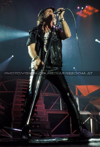 Crazy World - Tour 13