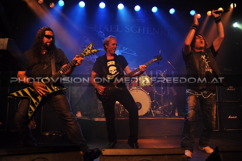 Temple of Rock - Tour Pix 049: Wayne Findlay,Francis Buchholz,Doogie White