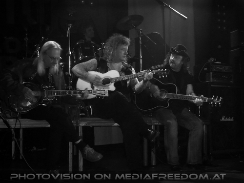 Even a soldier: Peter Hermann,Hannes Bartsch,Bertl Bartsch