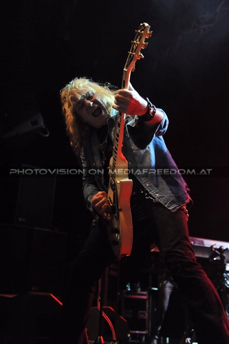 Firebirth - Tour Pix 19: Leo Leoni