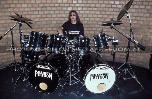 Powered by Ludwig 04