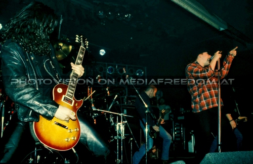 Standunder - Tour Pix 03