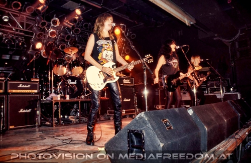 Communique: Denise Dufort,Kelly Johnson,Kim McAuliffe,Tracey Lamb