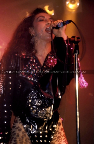 Fighting for the lady - Tour Pix 07