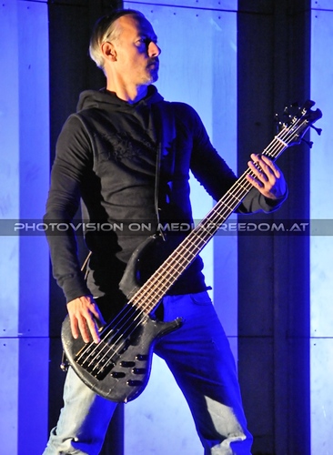 Magnified 004: Frank Binke