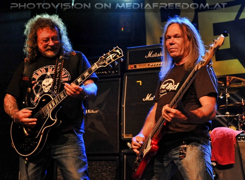 Doin' again with the boys