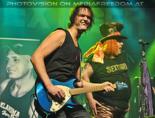 Big Show: Harry Brix,Freddy Brix,Chris Bauer