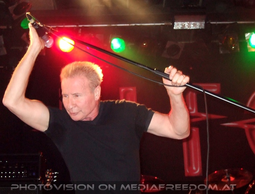 No place tu run: Phil Mogg