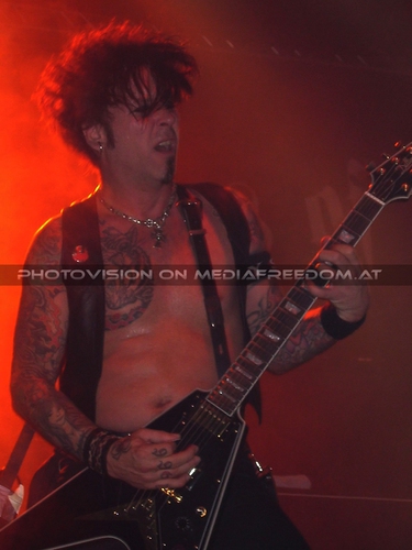 Runaway: Tracii guns