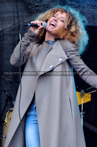 Sandra the Sun 19: Sandra Pires