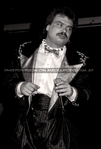  V.I.C.T.O.R.  live 2