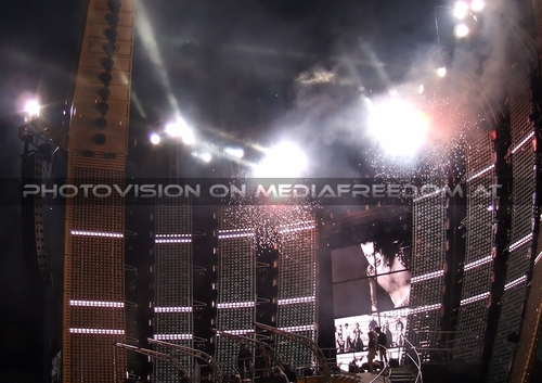 Intensive Care Tour - Pix 04: Robbie Williams