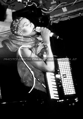 Slave to the rhythm 08