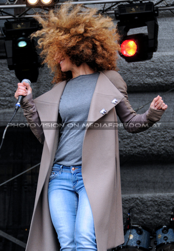 Sandra the Sun 31: Sandra Pires