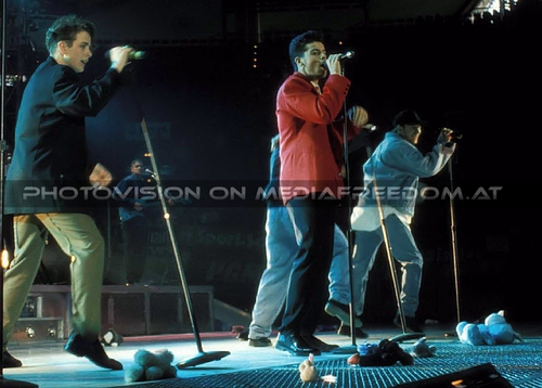 Step by step - Tour Pix 07: Jonathan Davis,Joey McIntyre,Jordan Knight,Donnie Wahlberg