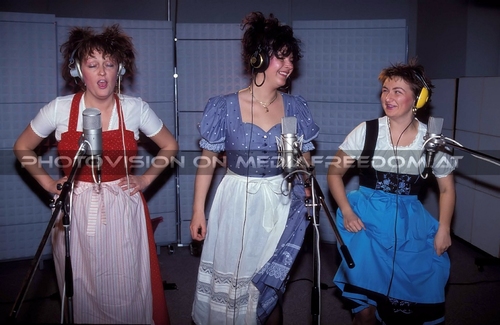 Studio Blitz 13: S�-vaal,Claudia K.,Bine Brezina