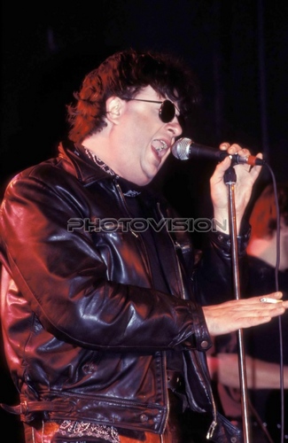 Chrome night is burning: Ronnie Rocket Urini