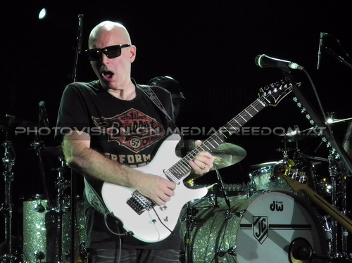 Black swans 14: Joe Satriani
