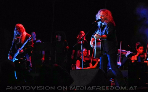 Life is for living: Bohemian Symphony Orchestra,Les Holroyd