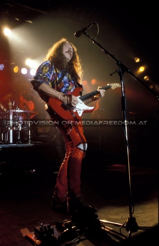 Different World Tour 17